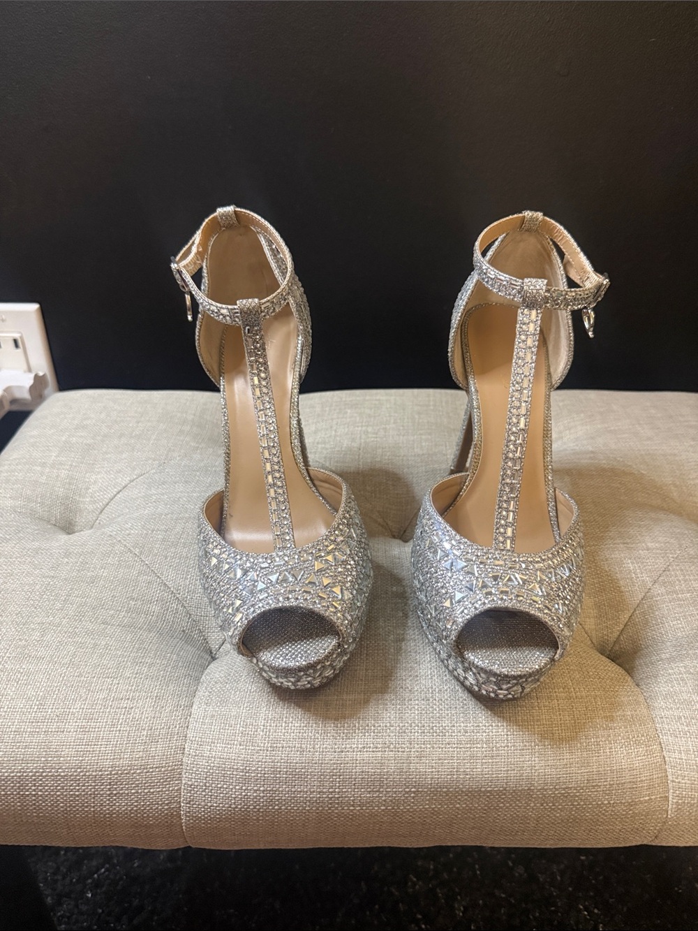 Thalia Sodi Silver Rhinestone T-Strap Platform Heels Size 8 - Picture 2 of 9